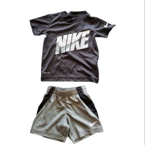 Nike 2 piece‎ toddler set. Size 2T